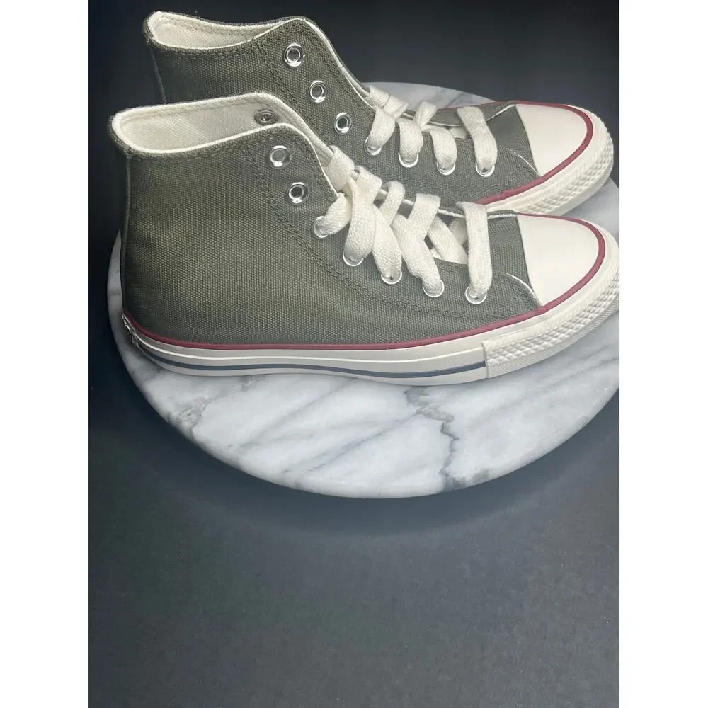 New Converse chuck Taylor All star high Converse size 6 A12480F New without box
